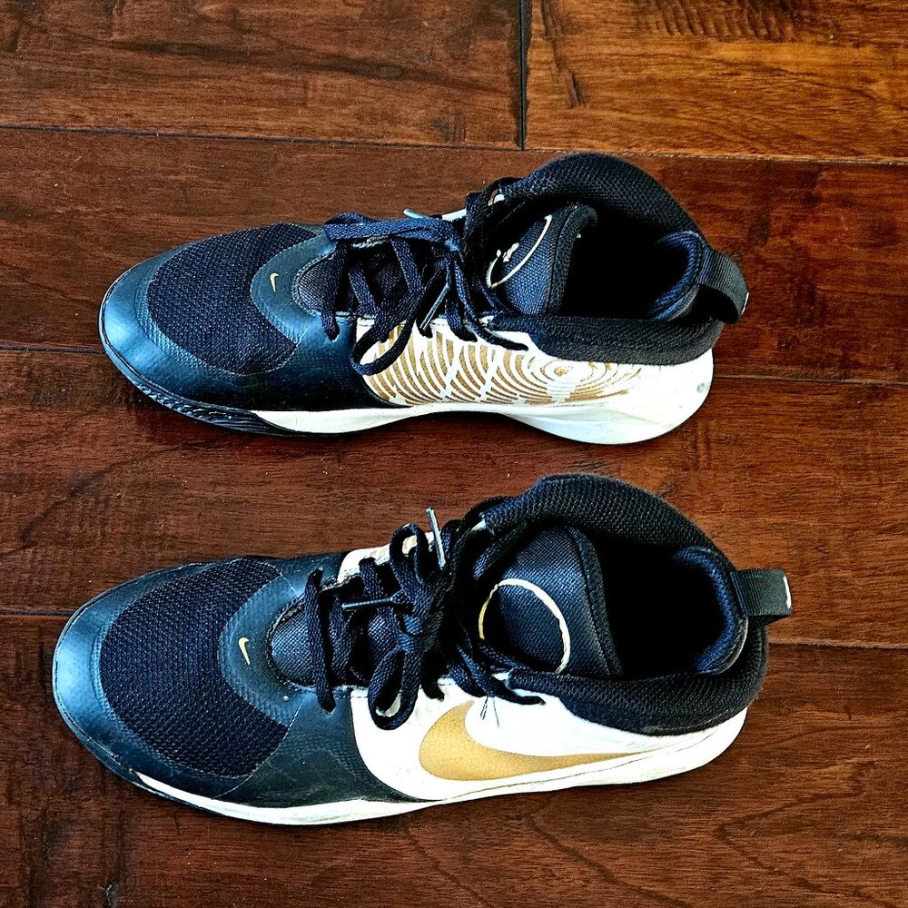 YOUTH BOYS NIKE SHOES